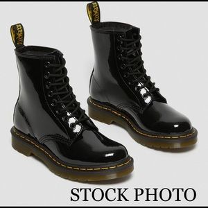 EUC Dr. Martens 1460 boot  US women's size 8